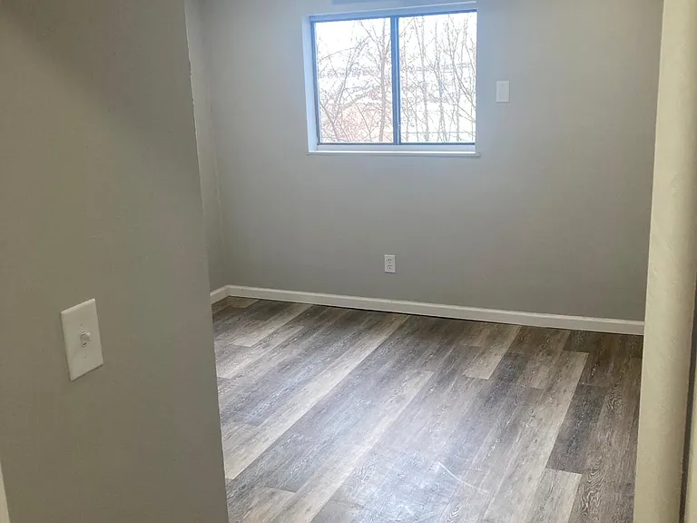 Euclid Estates — Photo 13