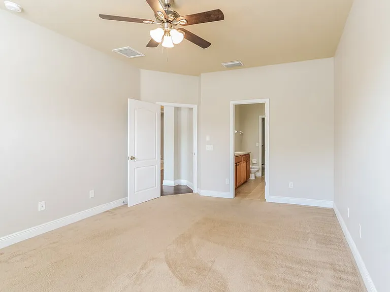 7935 Camden Woods Dr — Photo 7