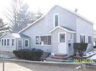 411 W Maple St, Carson City, MI 48811