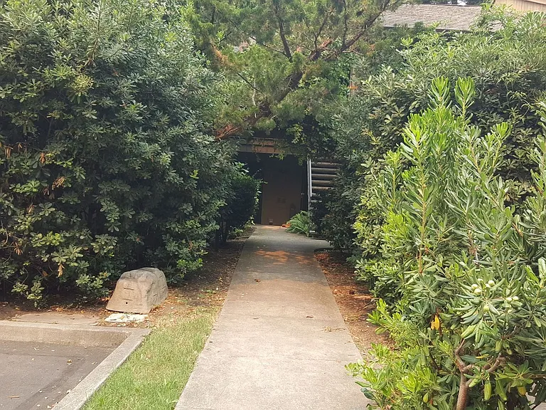 30 Arbor Ct — Photo 2
