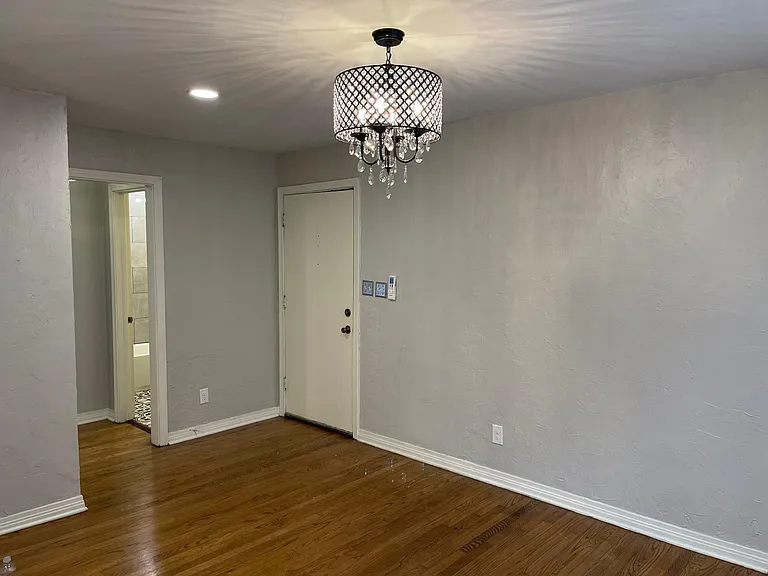 4520 N Harvey Pkwy #4 — Photo 10