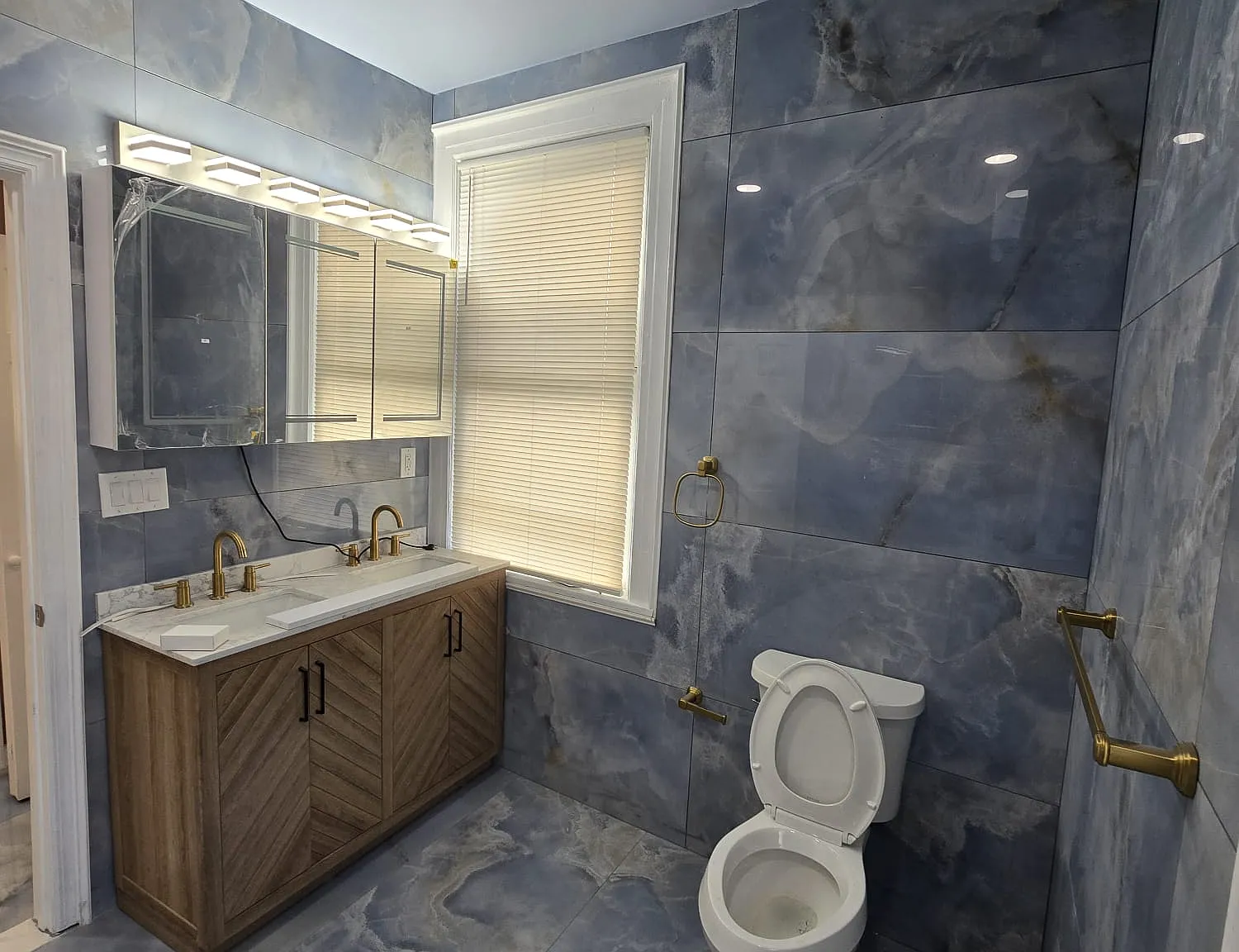 3 bed, $3,200 — Photo 2