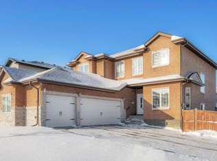 102 Lakewood Close, Beaumont, AB T4X 0B5