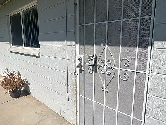 3rd image of 1709 N 25th Pl APT 12