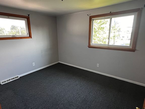 2nd image of 31 Crandon Blvd #2