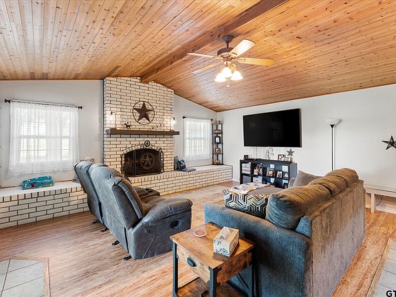 4th image of 1037 County Road 3925