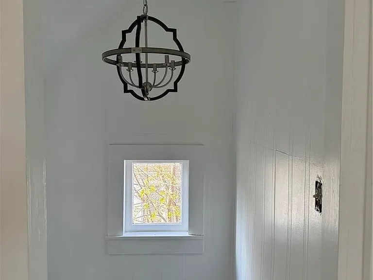 422 N Madison Ave — Photo 15