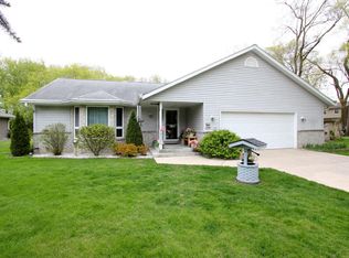 9360 S 29th St, Franklin, WI 53132