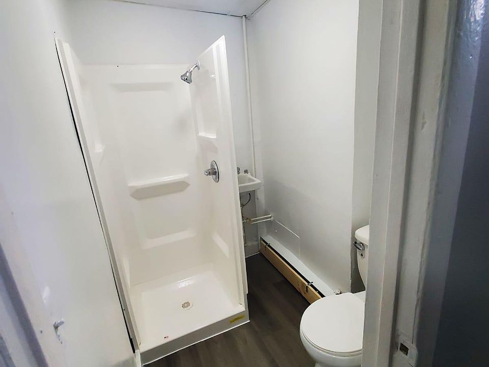 2nd image of 365 12th Ave APT D12