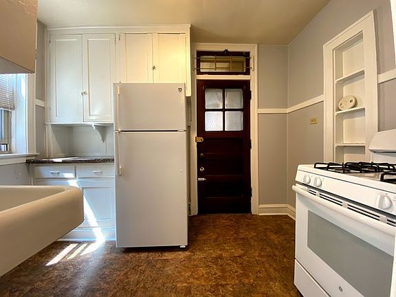 4th image of 238 S Maple Ave APT 2L