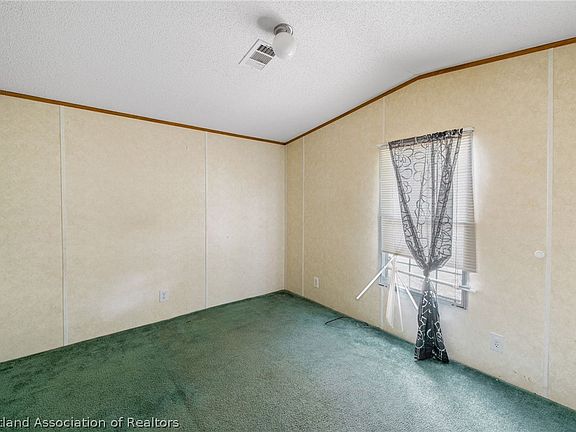 3rd image of 1093 SE 4th Ave