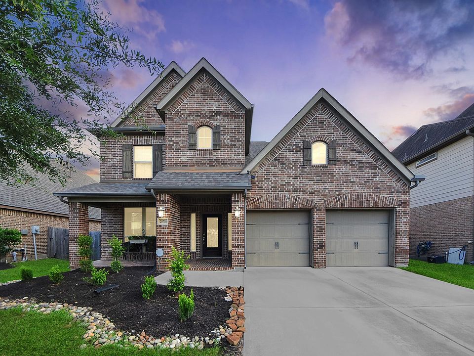 1st image of 28718 Wallaman Falls Ln