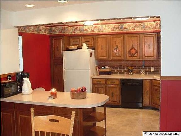 4th image of 1158 Pioneer Dr