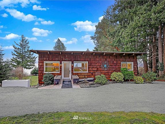 3rd image of 4058 S Camano Dr