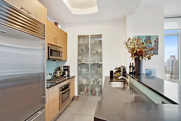 Sold by Platinvm Property Group New York | media 6