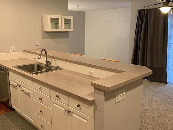 Large breakfast bar