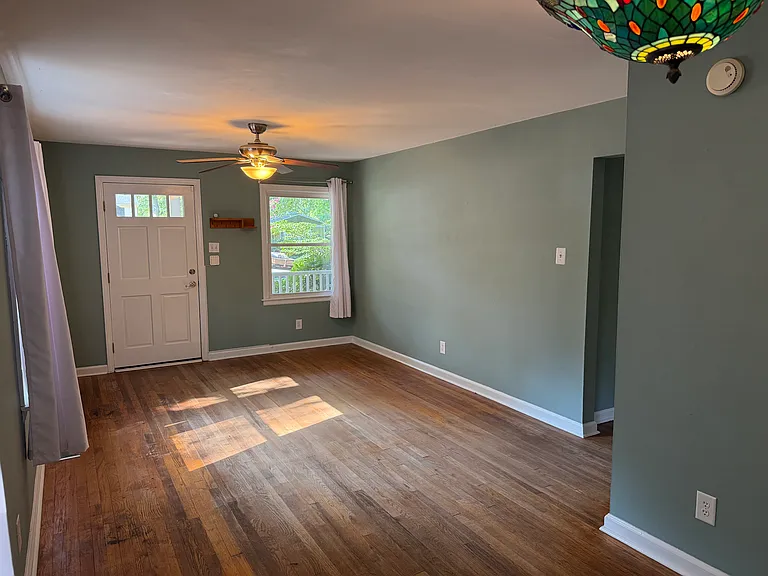2325 Glascock St — Photo 5