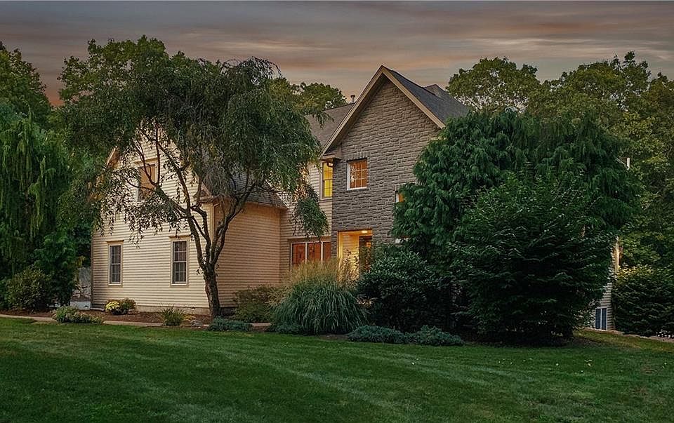 1st image of 85 Laurel Wood