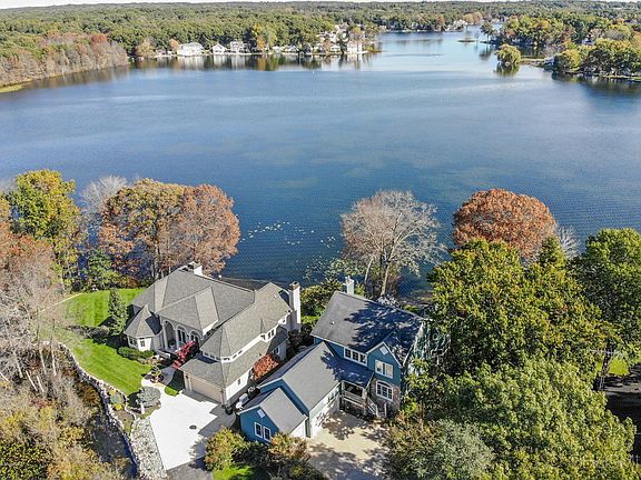 3rd image of 7019 Eagle Heights Dr