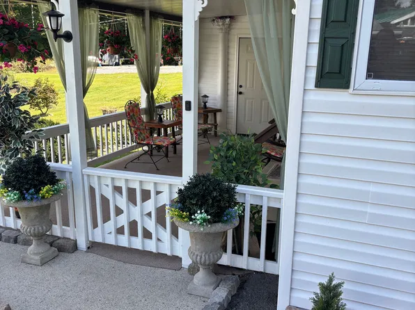 5355 Parkway E #20, Cosby, TN 37722