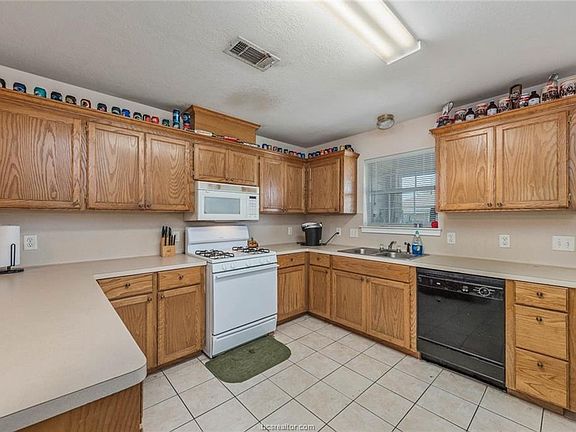 2nd image of 2334 Antelope Ln