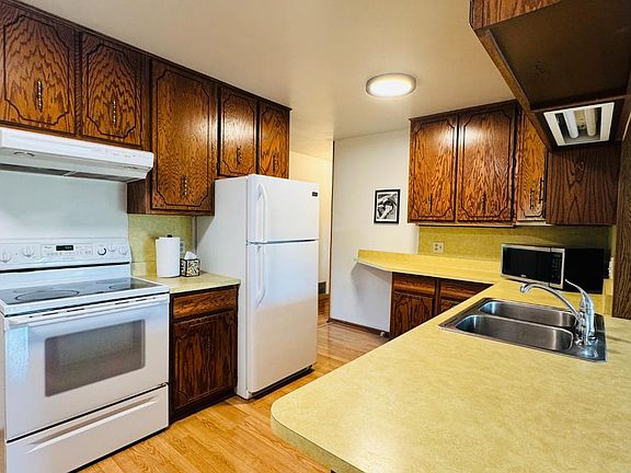 5th image of 1716 Oakcrest Ave