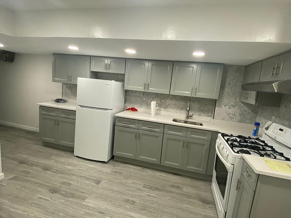 1st image of 19 Railroad Ave APT 1