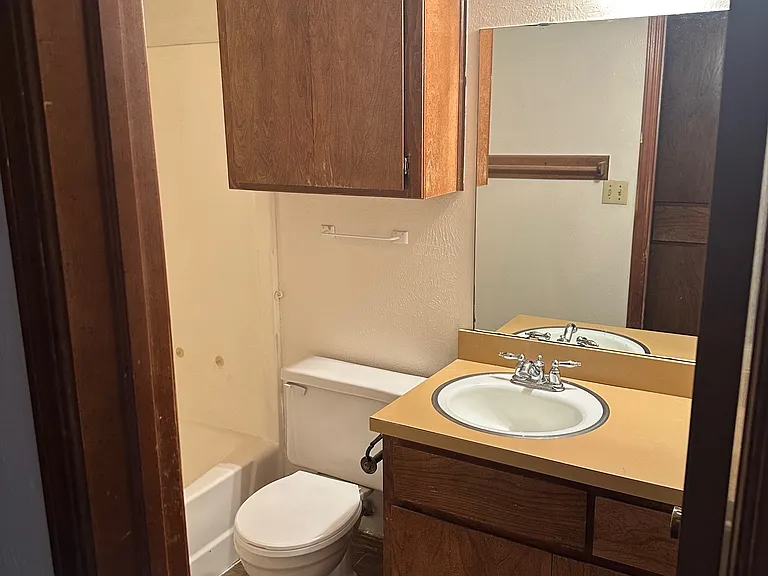 217 Skylark Ct — Photo 4