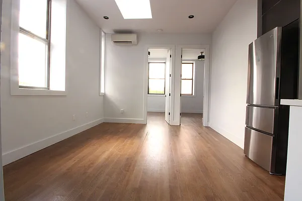 Rented by EXR | media 37