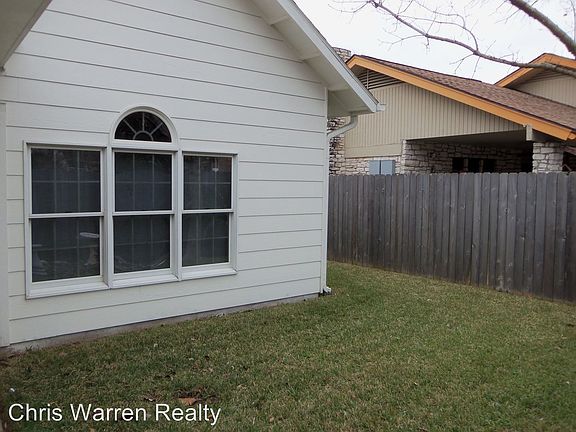 2nd image of 10910 Pinehurst Dr #B