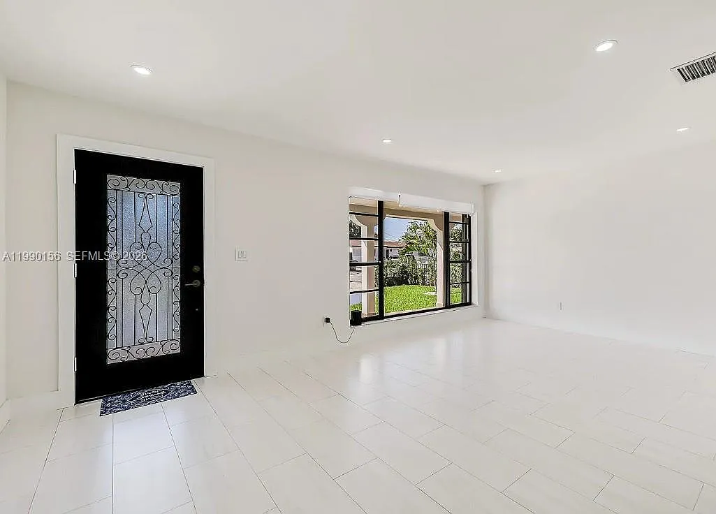 Property Photo - 865 W 72nd Pl