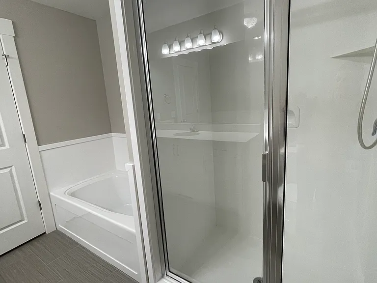 537 E 860 S — Photo 18