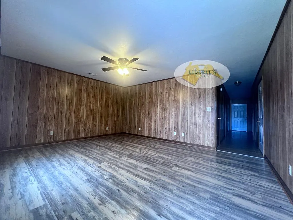 703 Baywood Dr Apt #1 — Photo 3