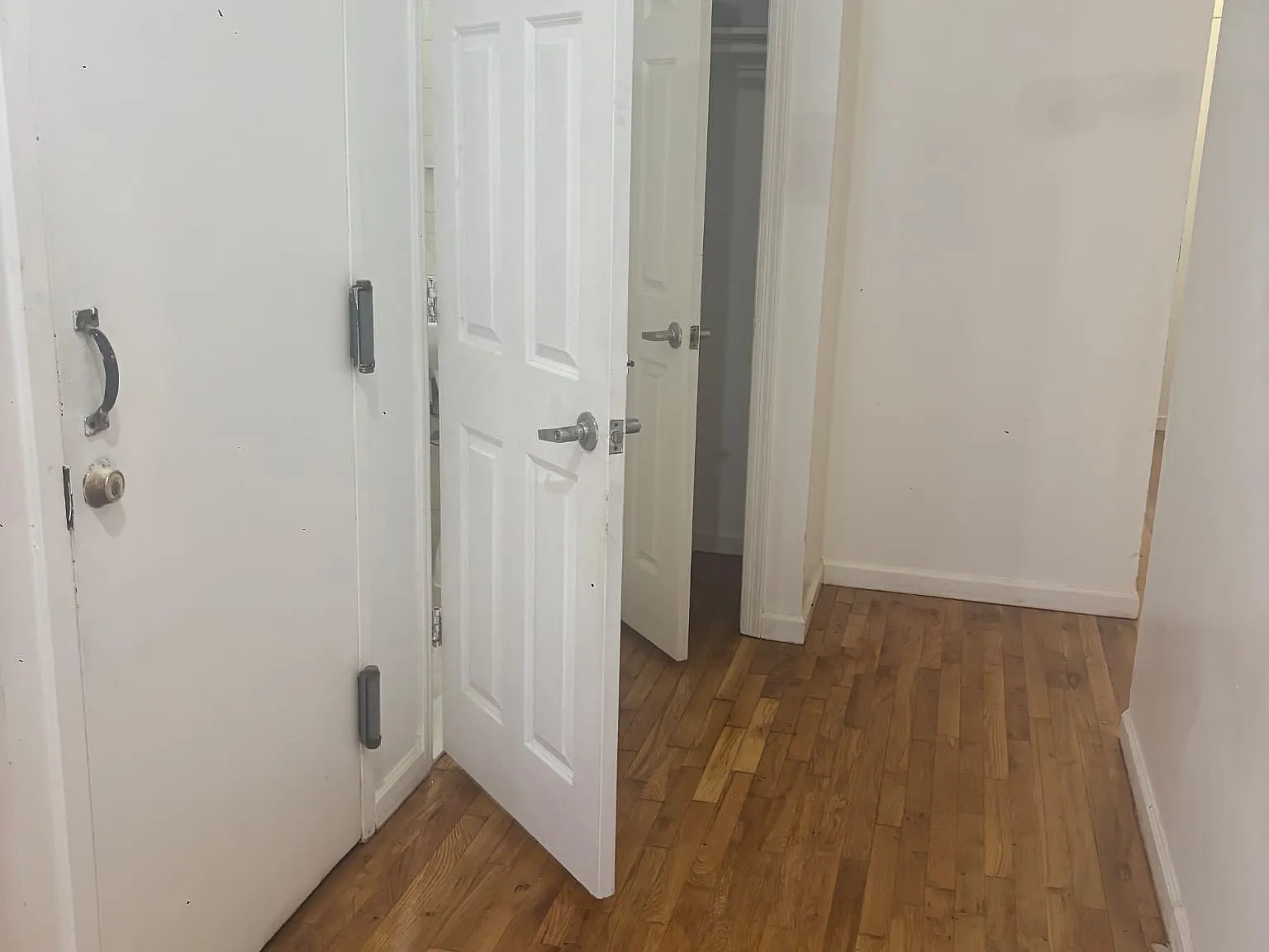 3 bed, 1.5 bath, 1400 sqft, $3,400 — Photo 2