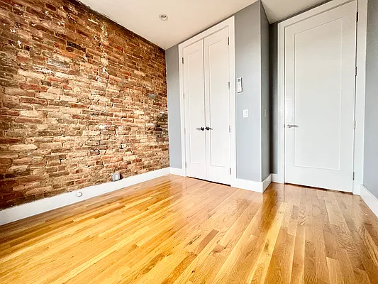 Rented by Pear NYC LLC | media 11