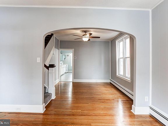 5th image of 26 N Poplar St