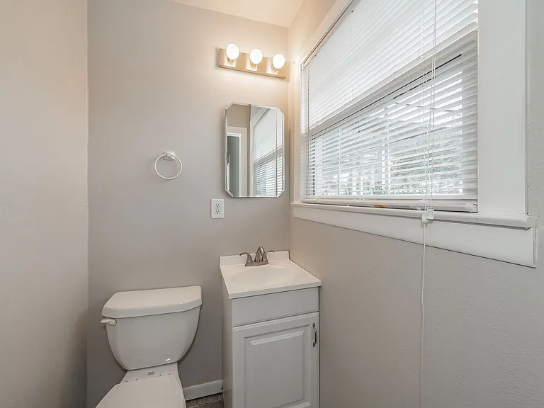 5805 Aton Ave — Photo 31
