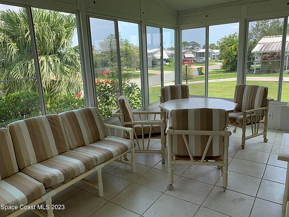 3rd image of 499 Tarpon Dr