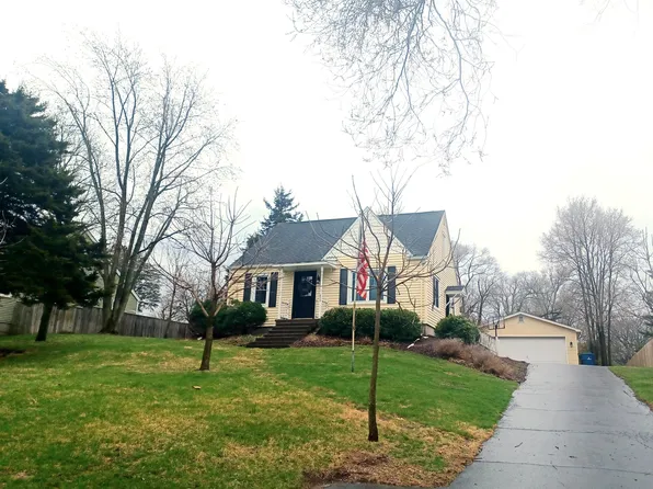 409 9th St SW, Demotte, IN 46310