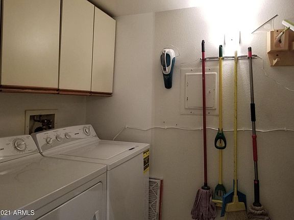 In-unit laundry