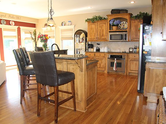 2nd image of 2803 SW Summer Creek Ct