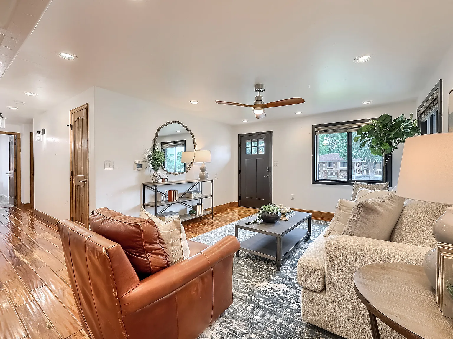 6 bed, 2.5 bath, 2000 sqft, $3,600 — Photo 4