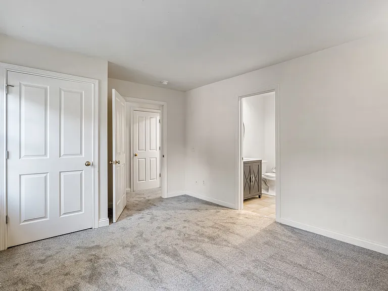 12735 Edgemont Way — Photo 10