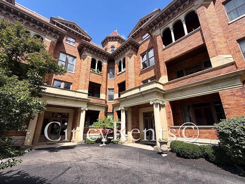 2 bed, 1270 sqft, $1,995 — Photo 4