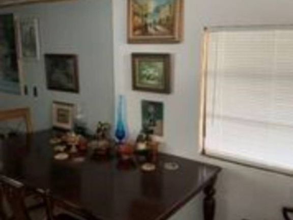 5th image of 4132 Edam St