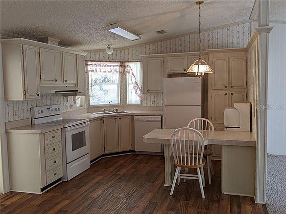3rd image of 2117 Stacey Dr