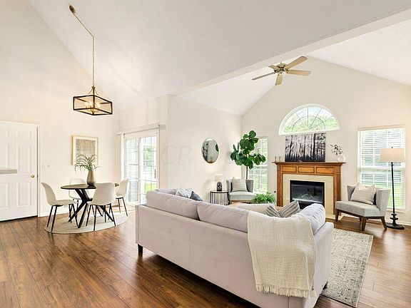 3rd image of 8662 Lazelle Commons Dr