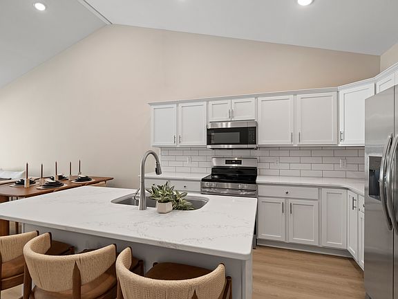 4th image of 4828 Whiteford Rd