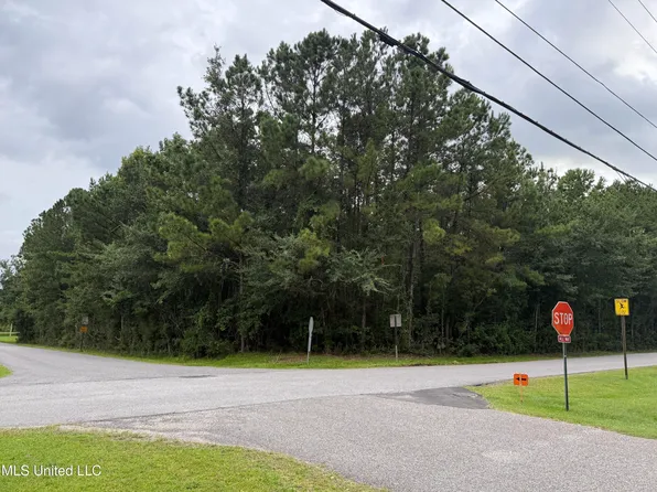 Pine Cone Dr, Gautier, MS 39553