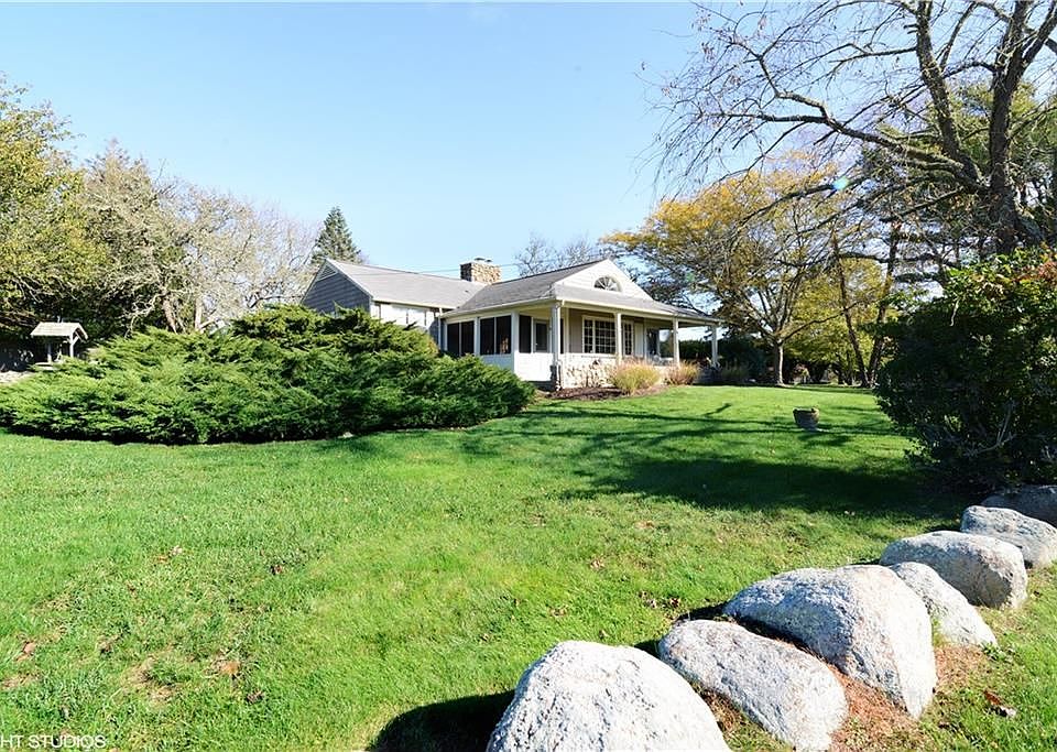 1st image of 10 Hilltop Ave
